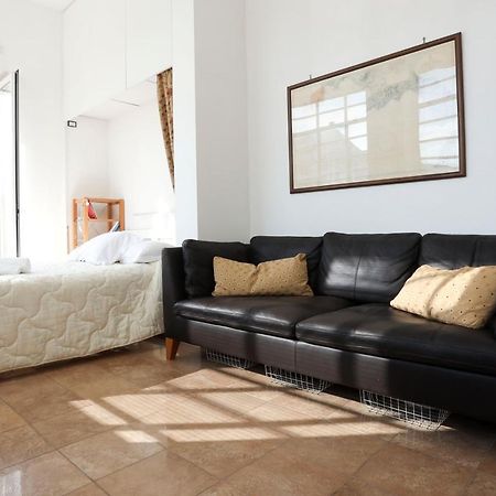 Ponti Rossi Sunny Apartament Napoli Esterno foto